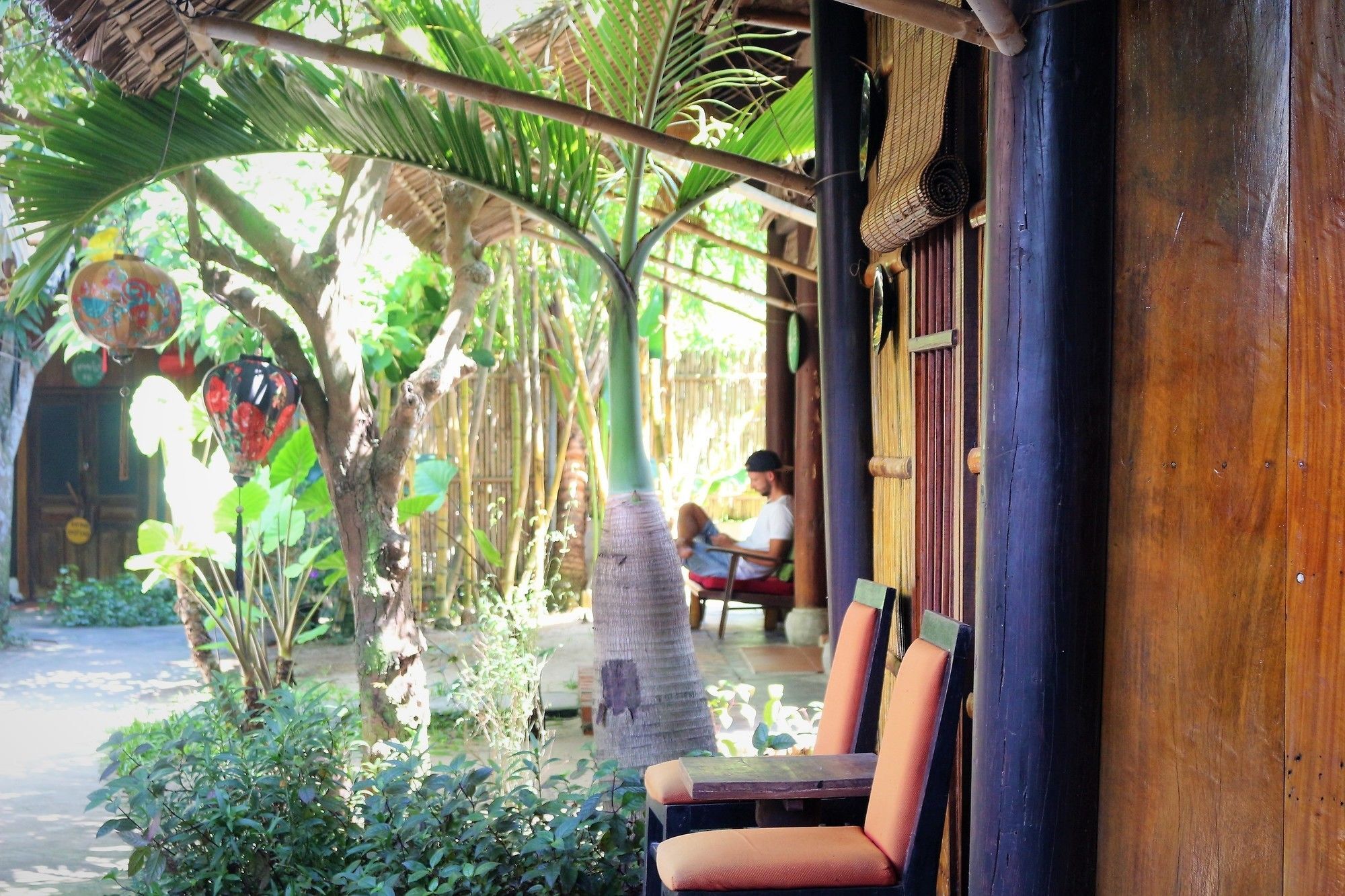 Готель Under The Coconut Tree Хоян Екстер'єр фото